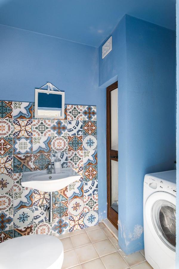 Chic, Stylish Traditional Townhouse With Terrace - セント・ポールズ・ベイ エクステリア 写真