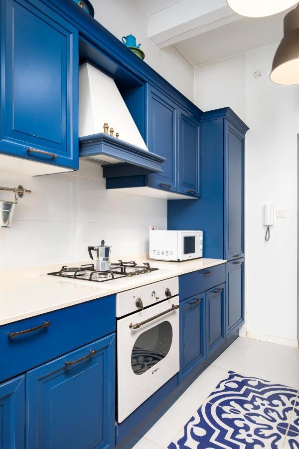 Chic, Stylish Traditional Townhouse With Terrace - セント・ポールズ・ベイ エクステリア 写真